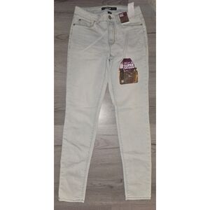 High Rise Lightwash Skinny Jeans